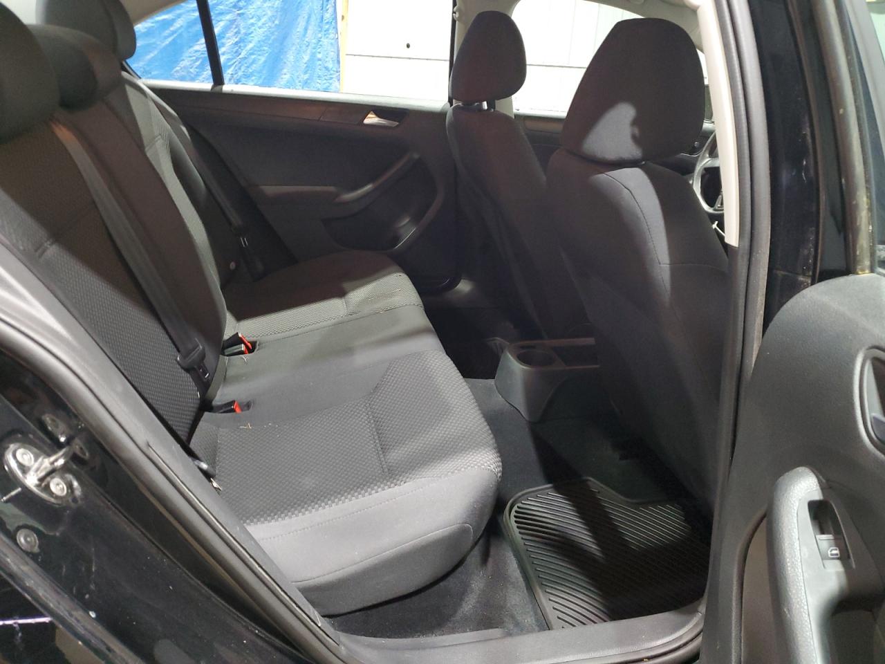 VOLKSWAGEN JETTA BASE