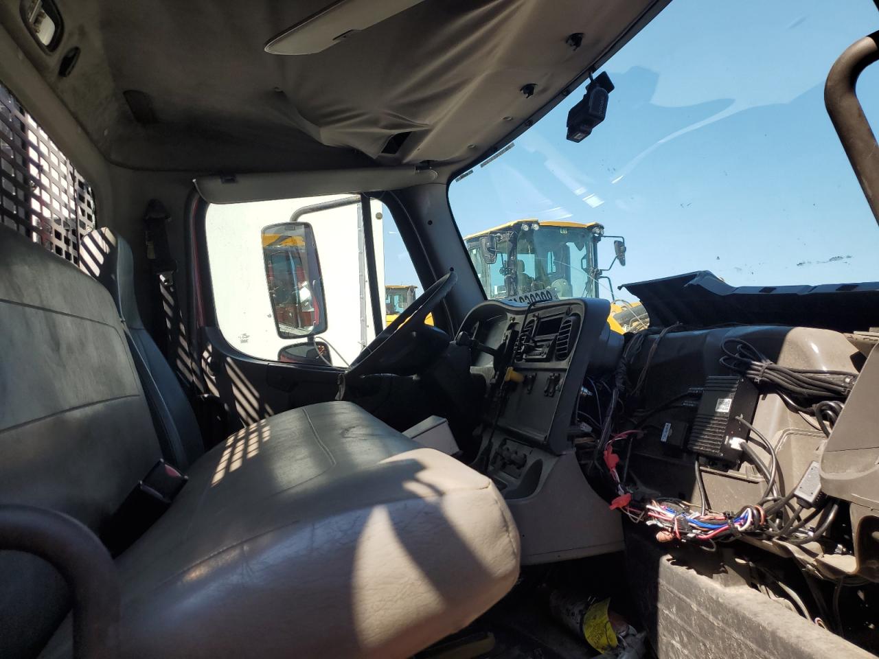 Lot #3245444442 2011 FREIGHTLINER M2 106 MED