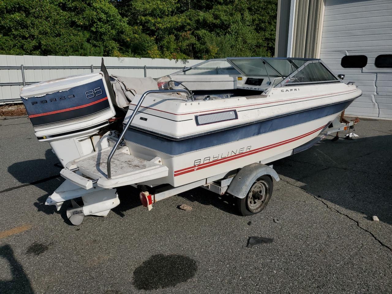 Lot #3234885409 1986 BAYLINER BOAT