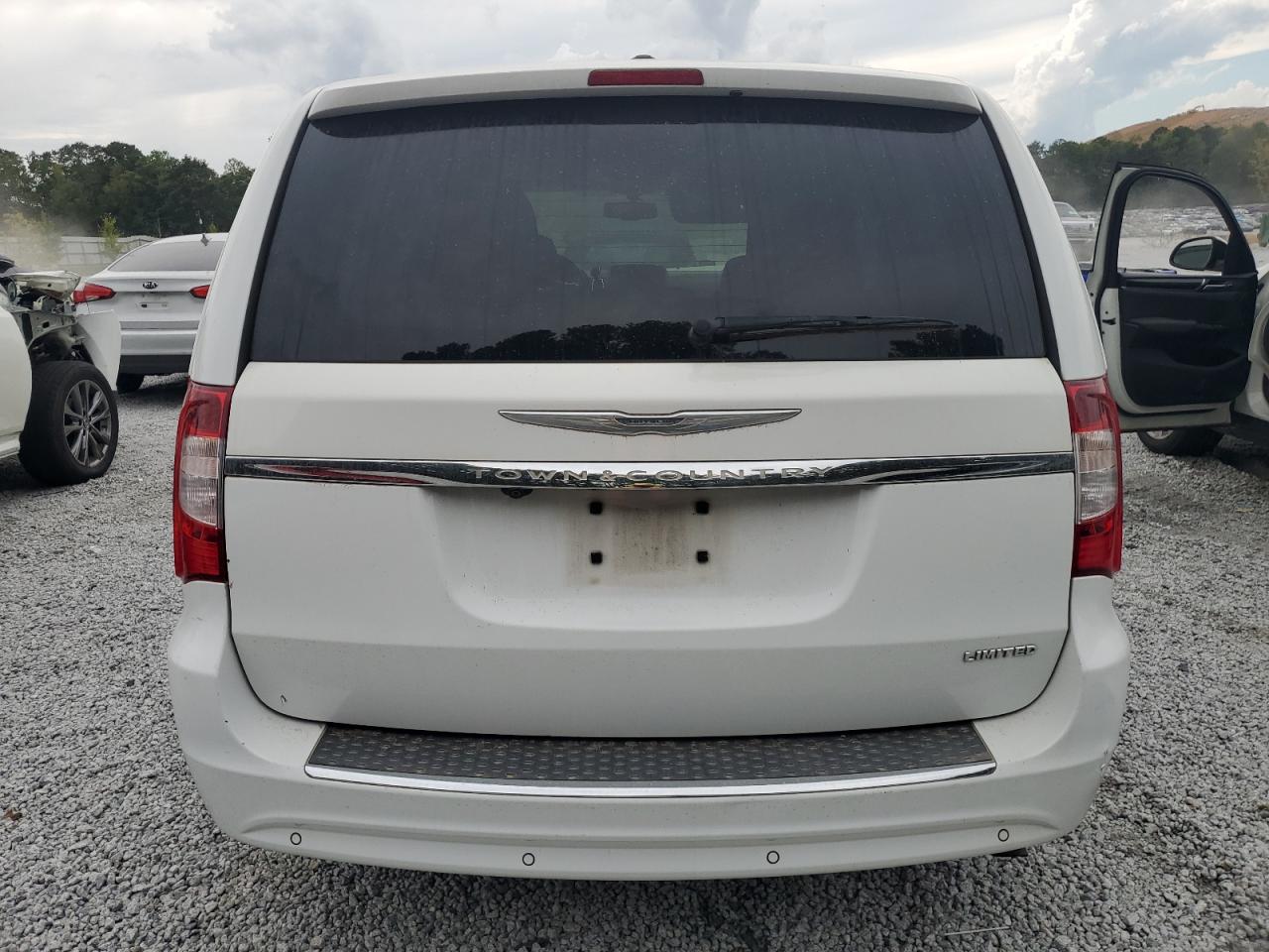 CHRYSLER TOWN & COUNTRY LIMITED PLATINUM