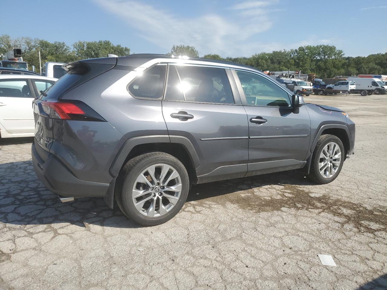 TOYOTA RAV4 XLE PREMIUM