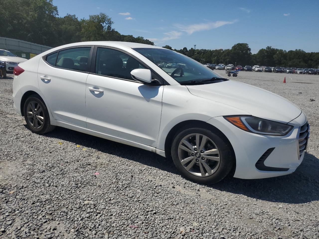 HYUNDAI ELANTRA SE
