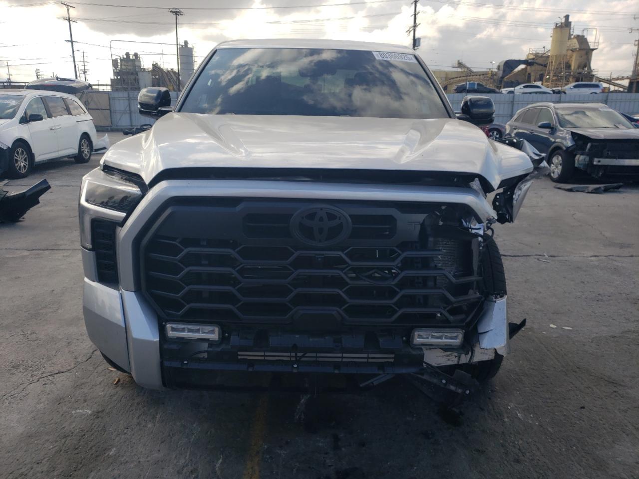 TOYOTA TUNDRA CREWMAX LIMITED