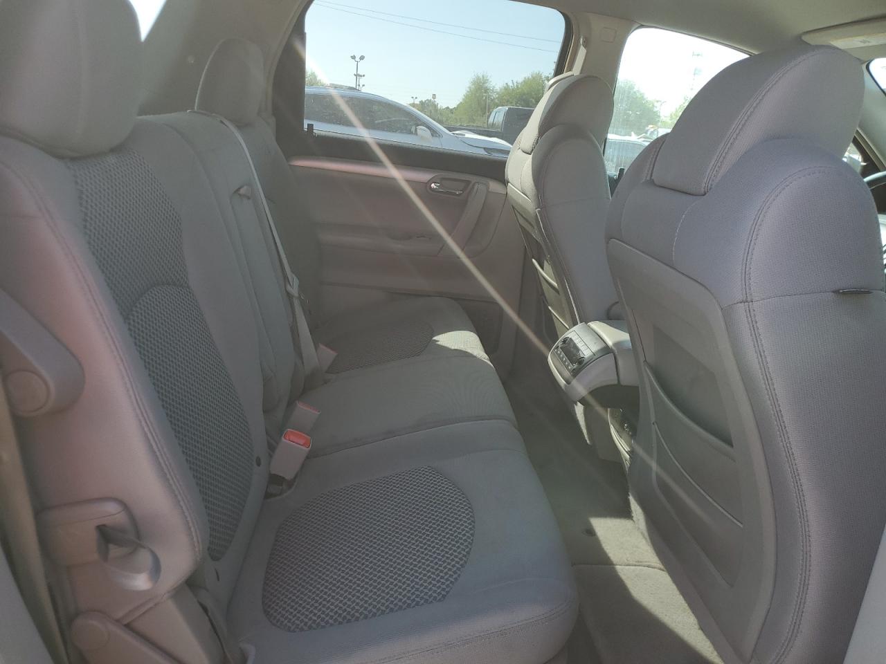 Lot #3266708355 2008 SATURN OUTLOOK XE