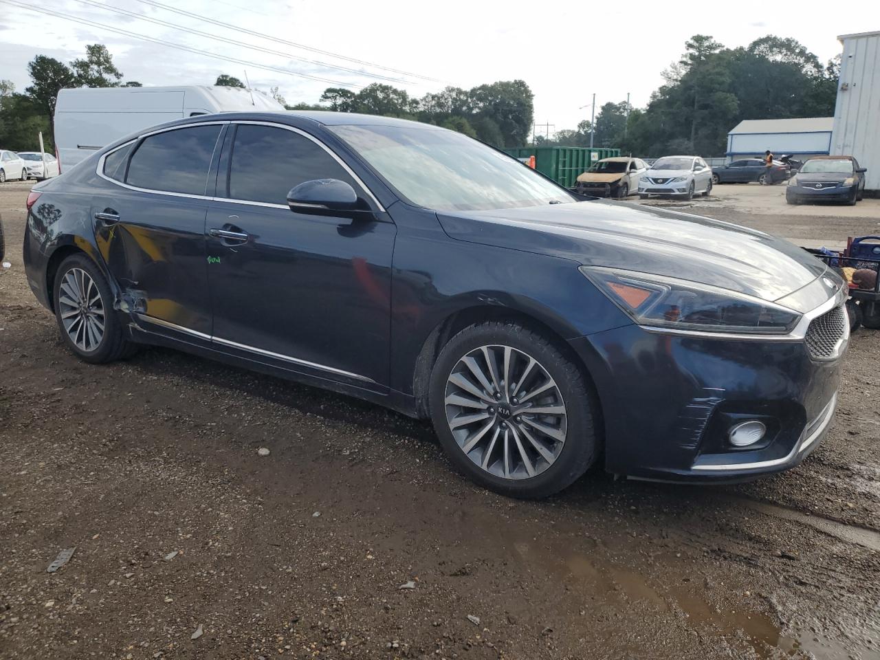 KIA CADENZA PREMIUM