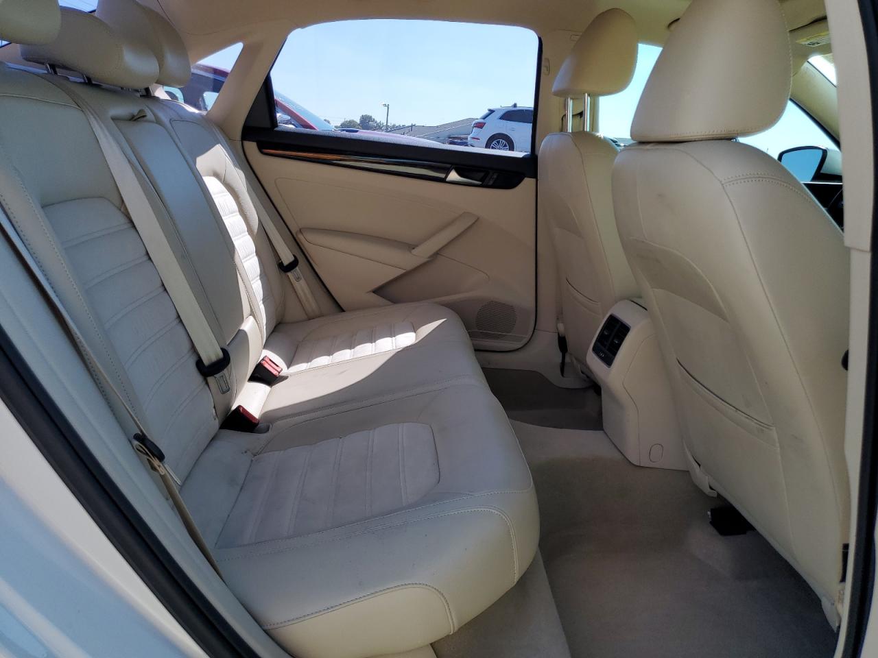 VOLKSWAGEN PASSAT SEL