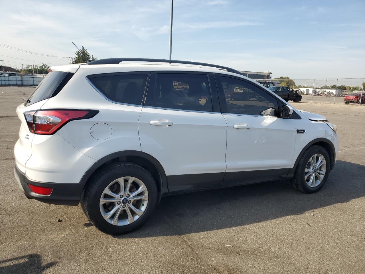 FORD ESCAPE SE