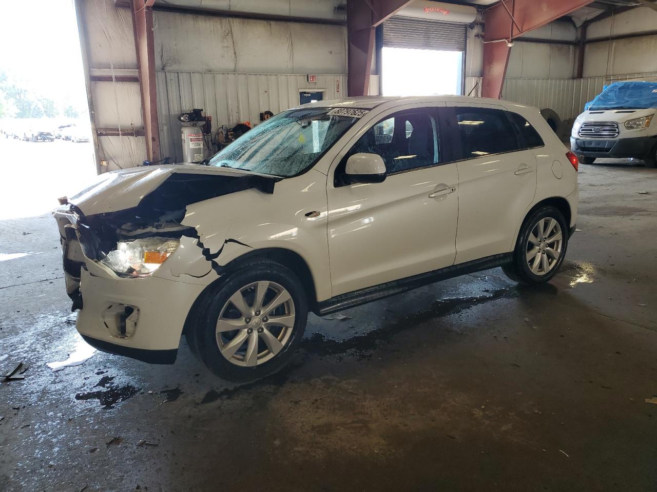 MITSUBISHI OUTLANDER SE