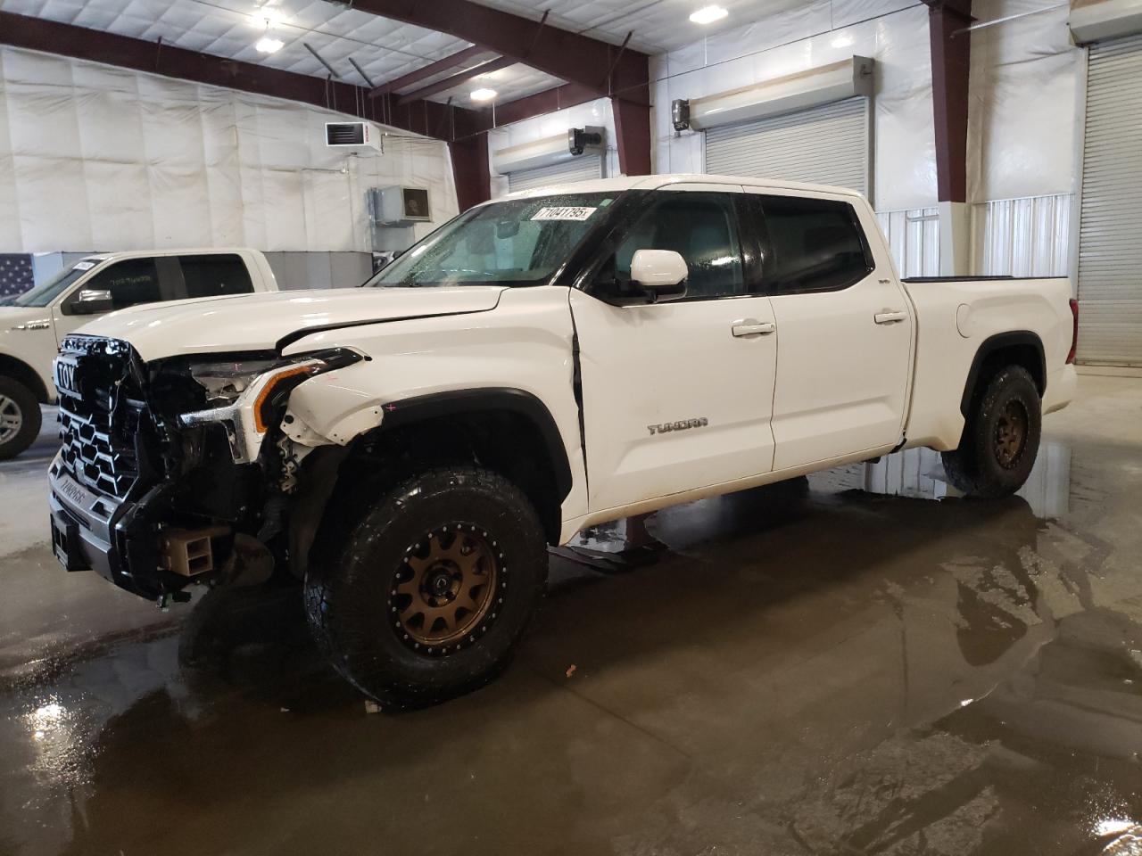 TOYOTA TUNDRA CREWMAX SR5