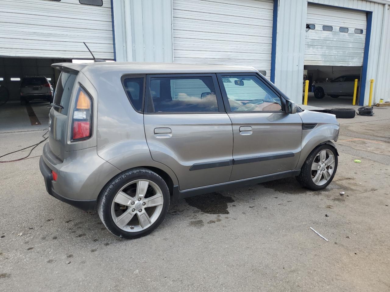 KIA SOUL +