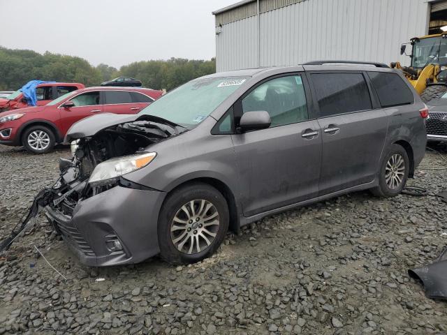 TOYOTA SIENNA XLE