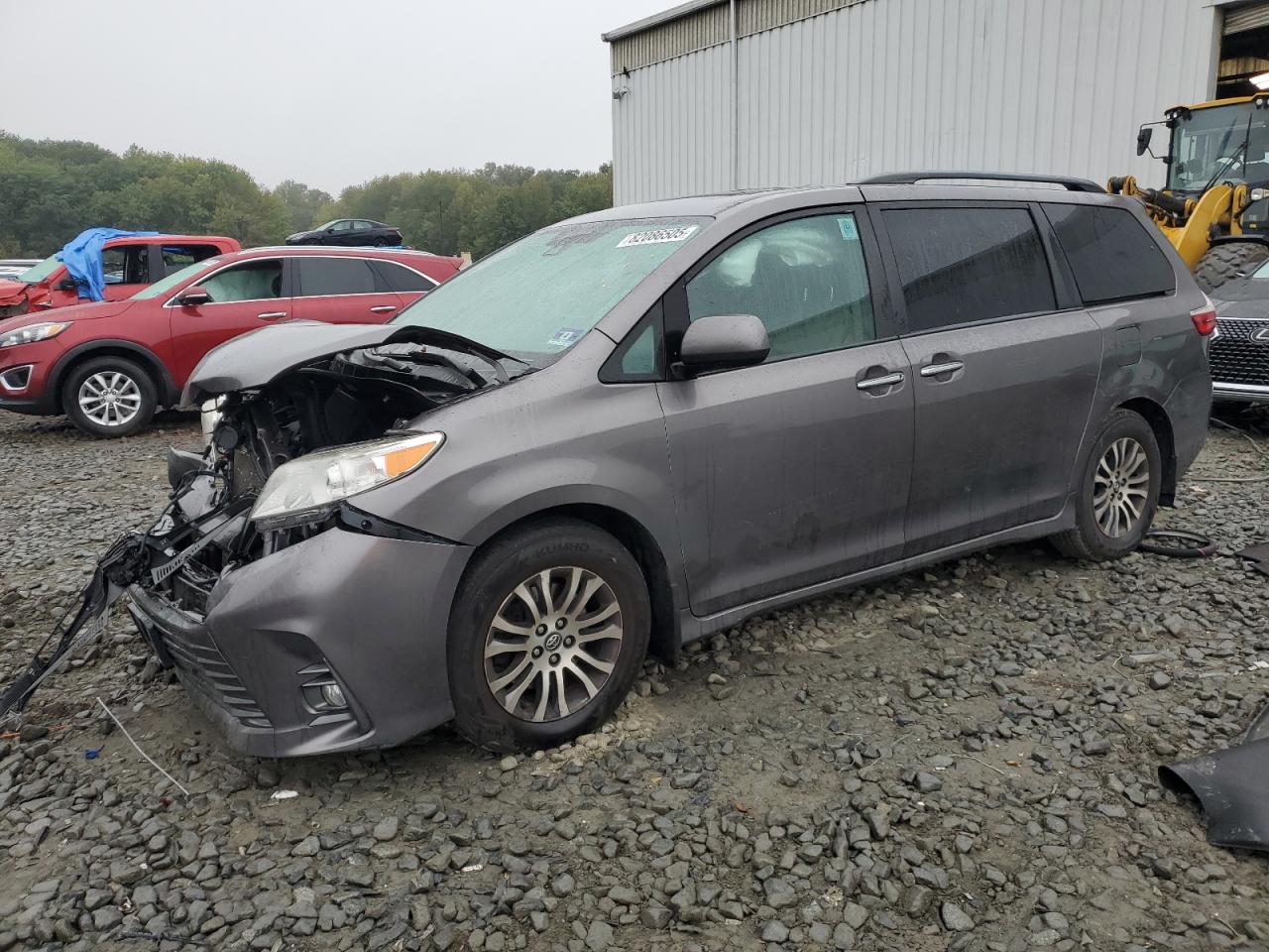 TOYOTA SIENNA XLE
