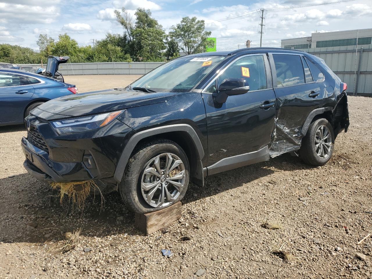 TOYOTA RAV4 XLE PREMIUM