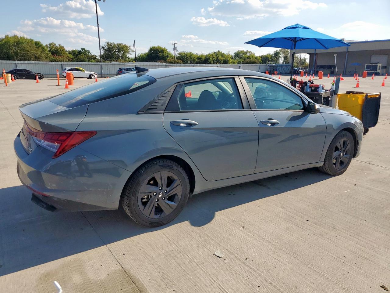 HYUNDAI ELANTRA BLUE