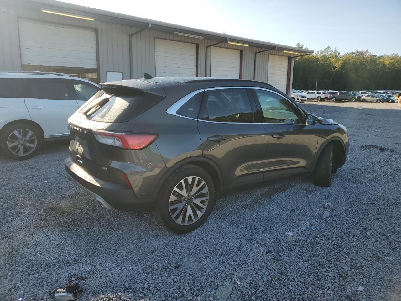 FORD ESCAPE TITANIUM