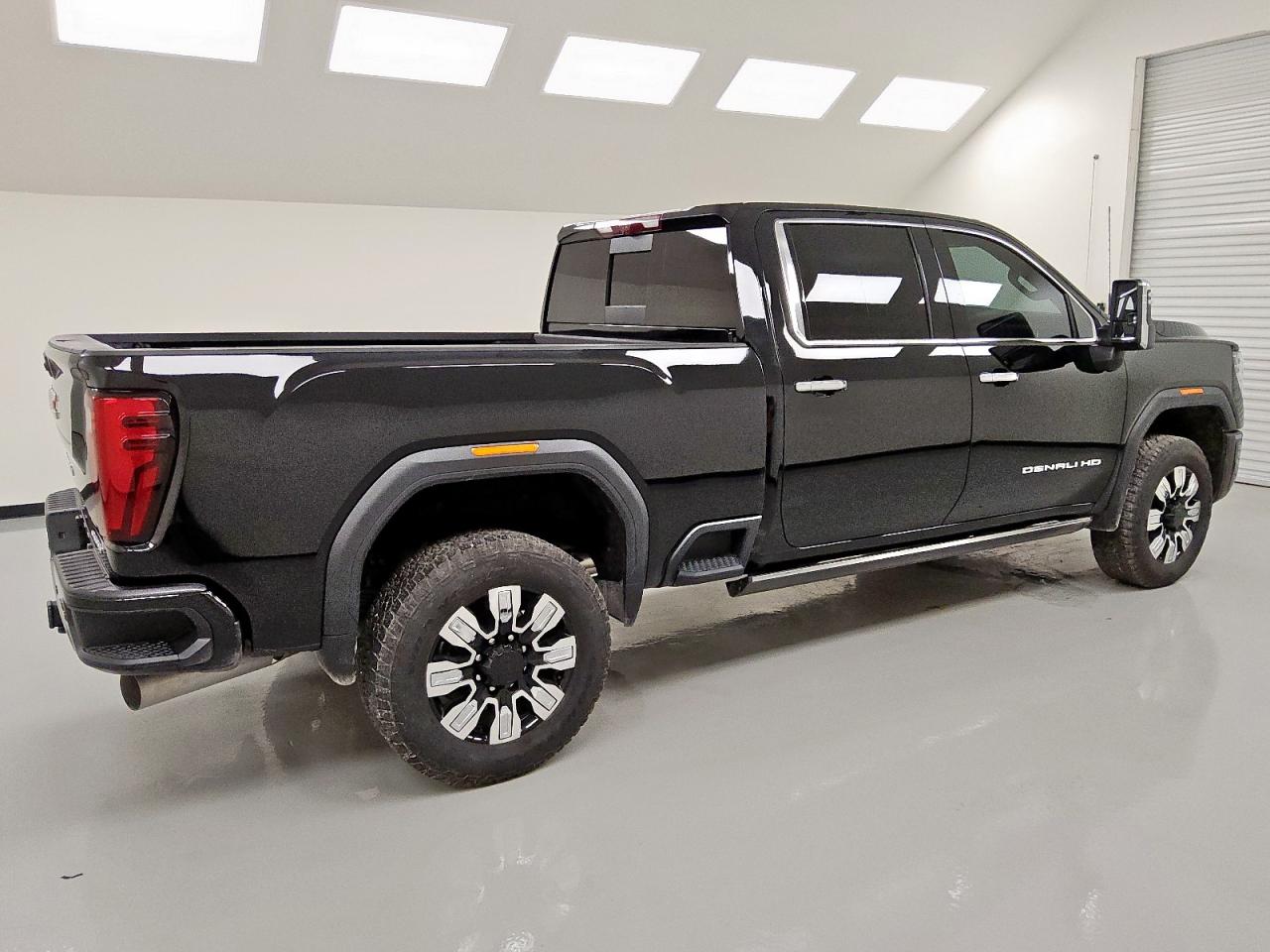 GMC SIERRA K2500 DENALI