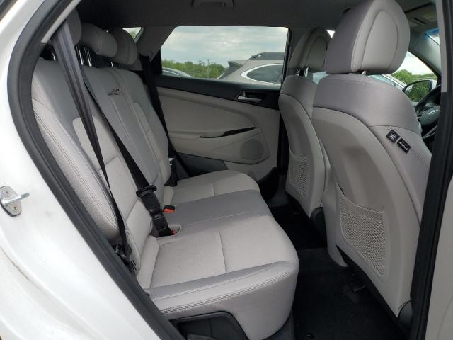 2018 HYUNDAI TUCSON SE KM8J23A45JU727075