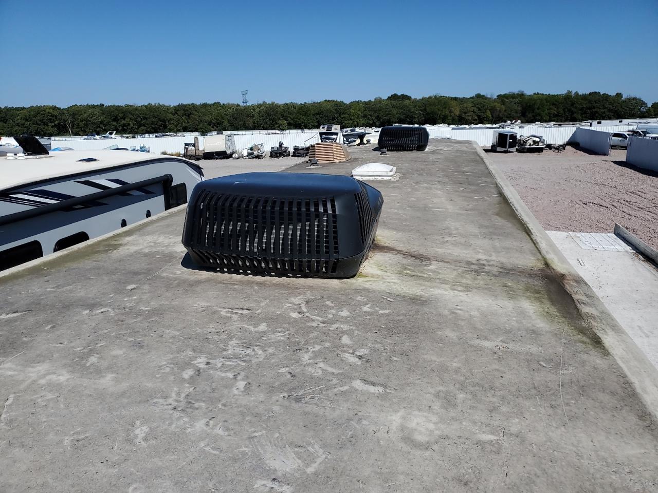 Lot #3283804440 2018 HEART LAND FIFTHWHEEL