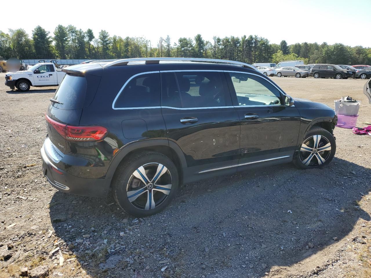 MERCEDES-BENZ EQB 300 4MATIC