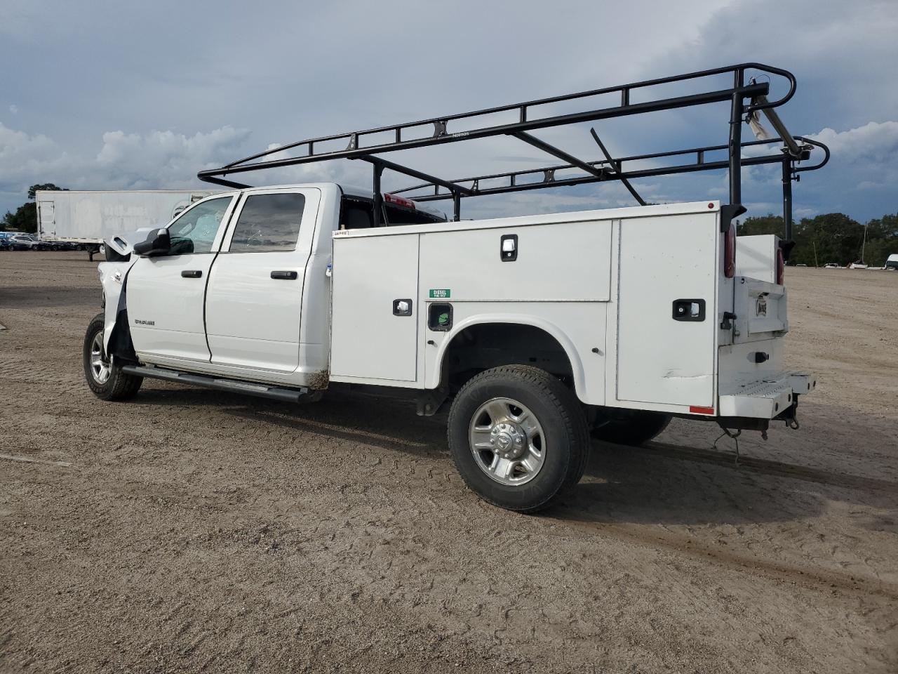 RAM 2500 TRADESMAN