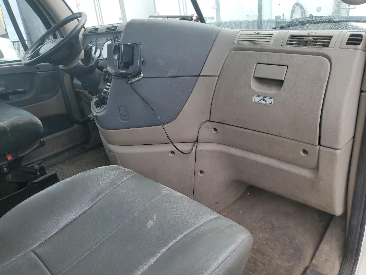 Lot #3246032190 2016 FREIGHTLINER CASCADIA 1