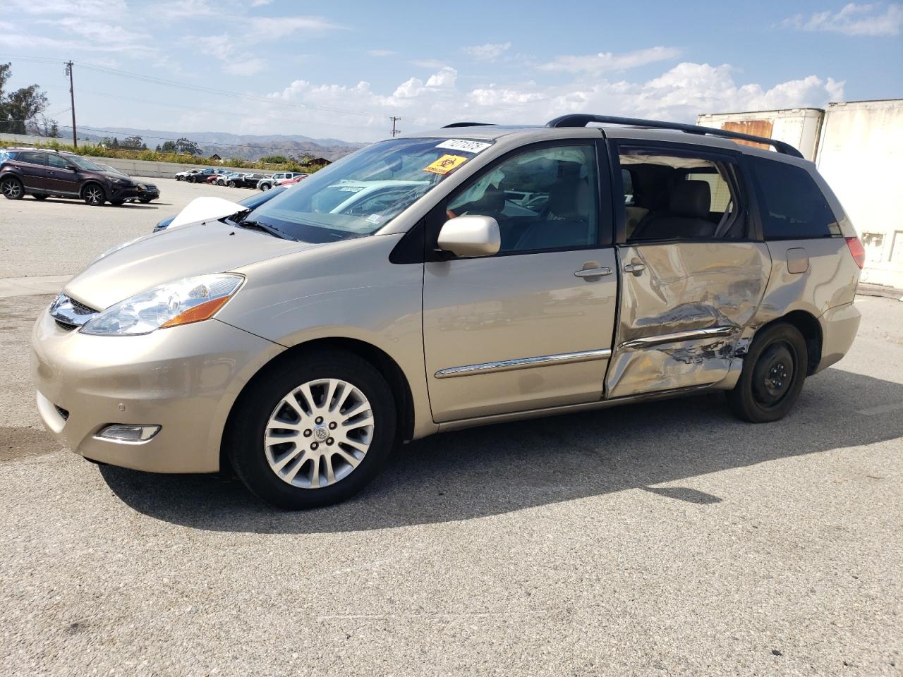 TOYOTA SIENNA XLE