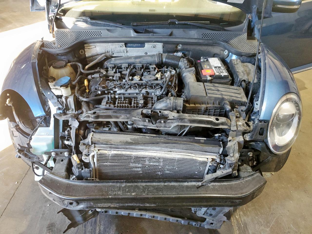 VOLKSWAGEN BEETLE SE