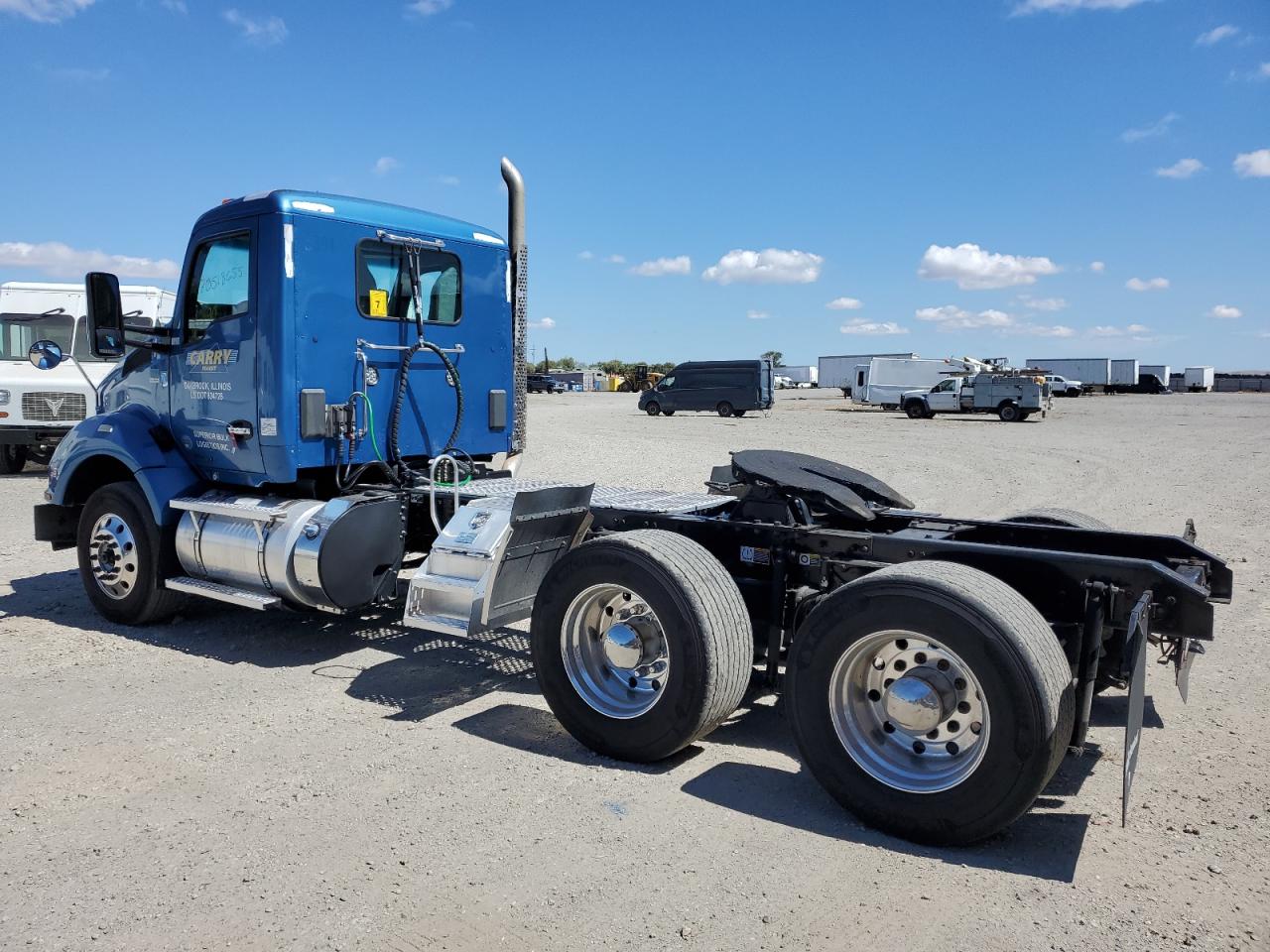 Lot #3235121094 2016 KENWORTH T880