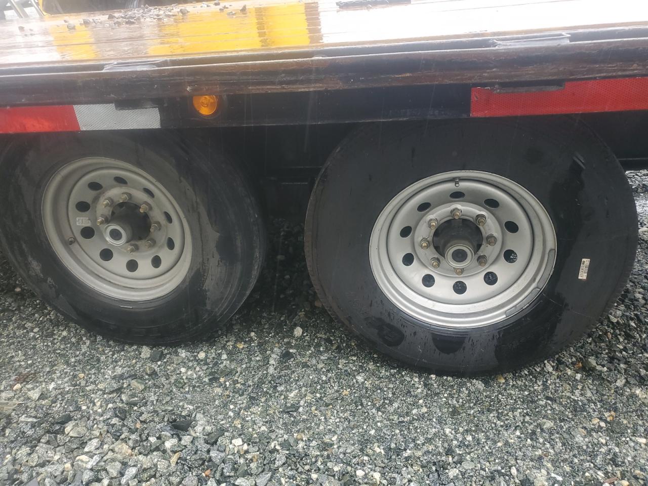 Lot #3285631292 2003 LOAD TRAIL UNKNOWN