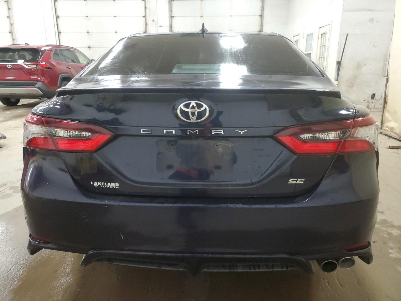 TOYOTA CAMRY SE