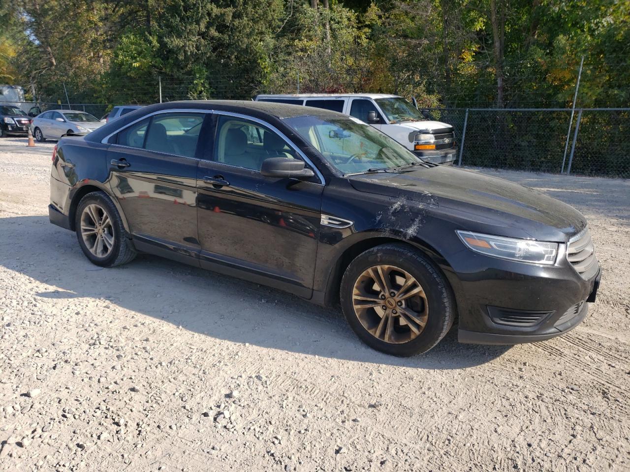 FORD TAURUS SE