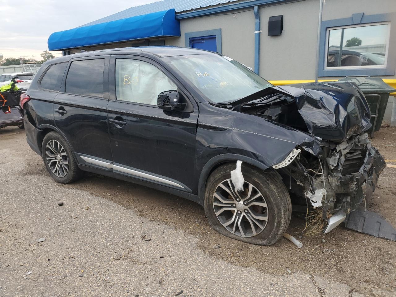 MITSUBISHI OUTLANDER ES