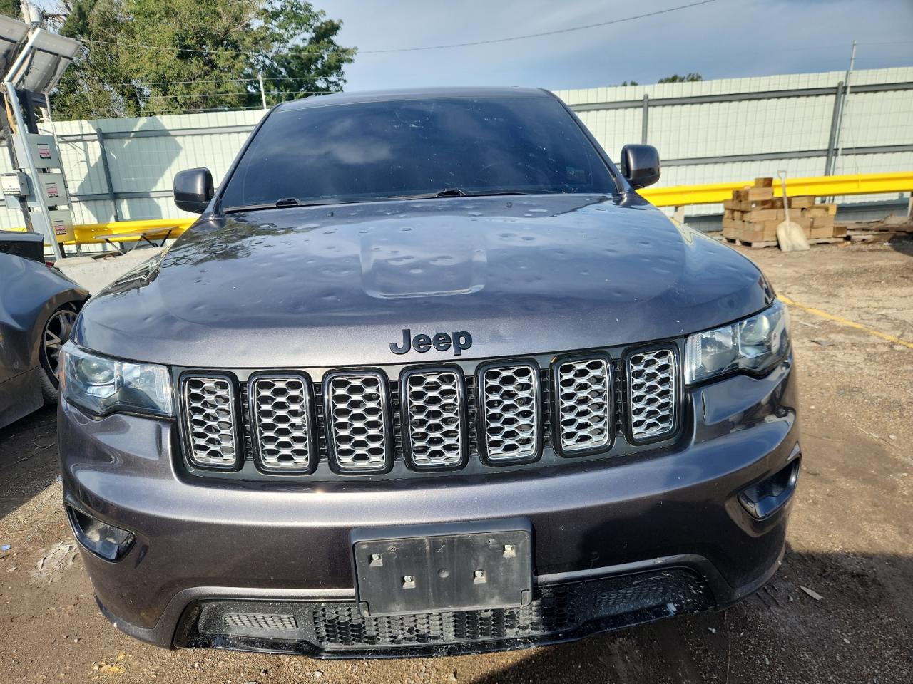 JEEP GRAND CHEROKEE LAREDO