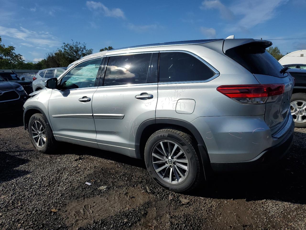 TOYOTA HIGHLANDER SE