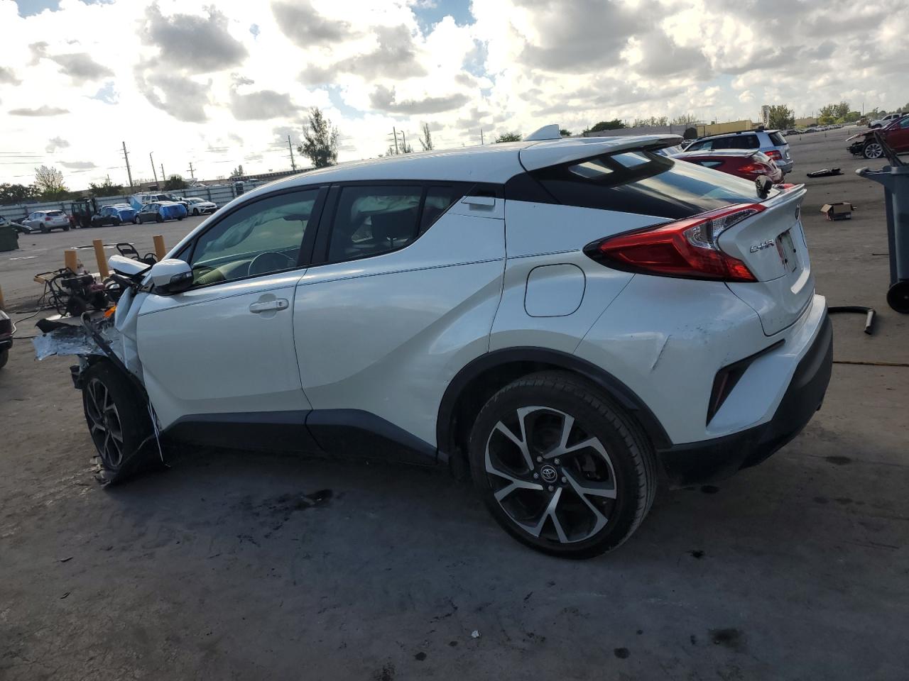 TOYOTA C-HR XLE