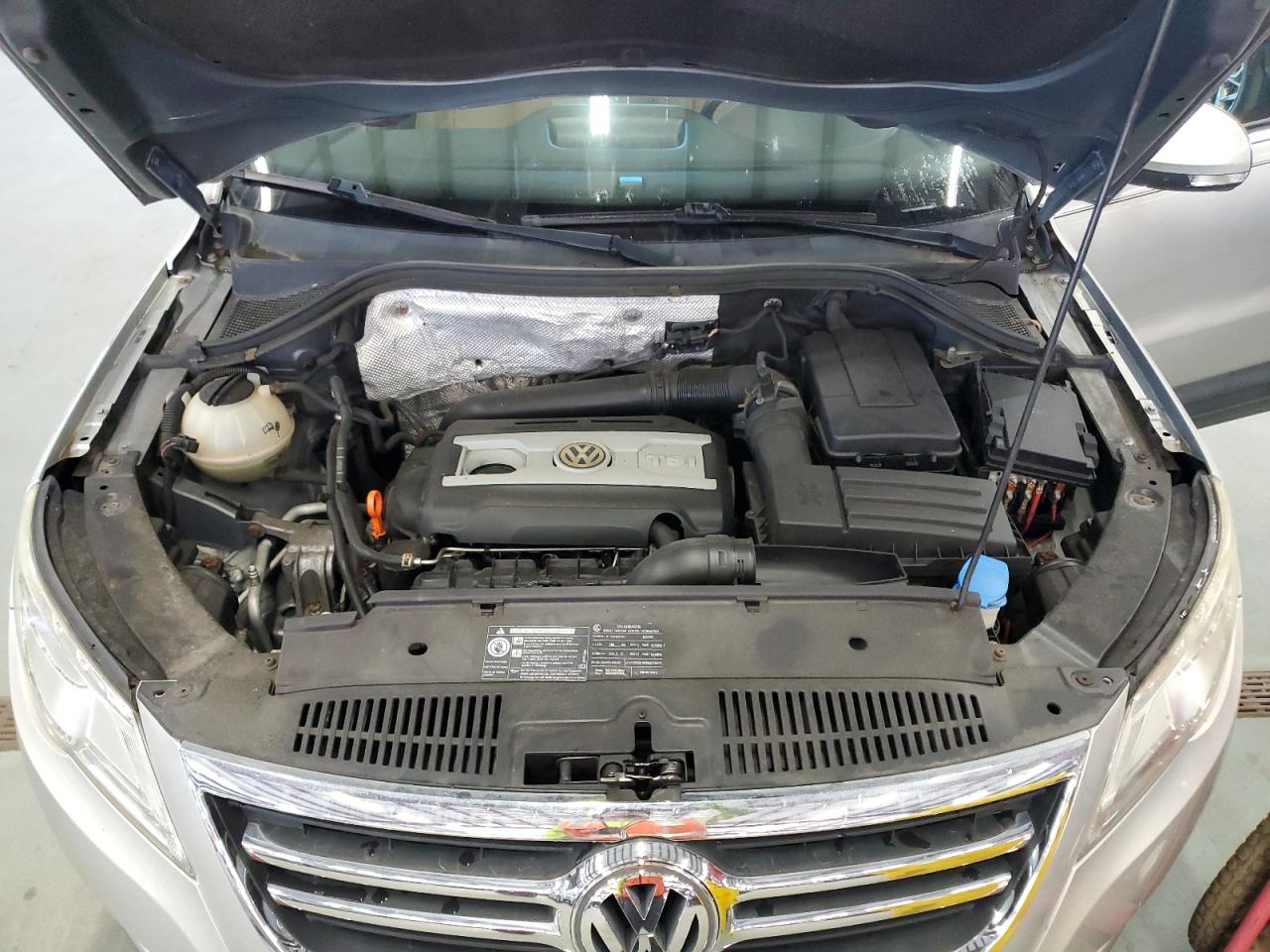 Lot #3230456575 2009 VOLKSWAGEN TIGUAN S