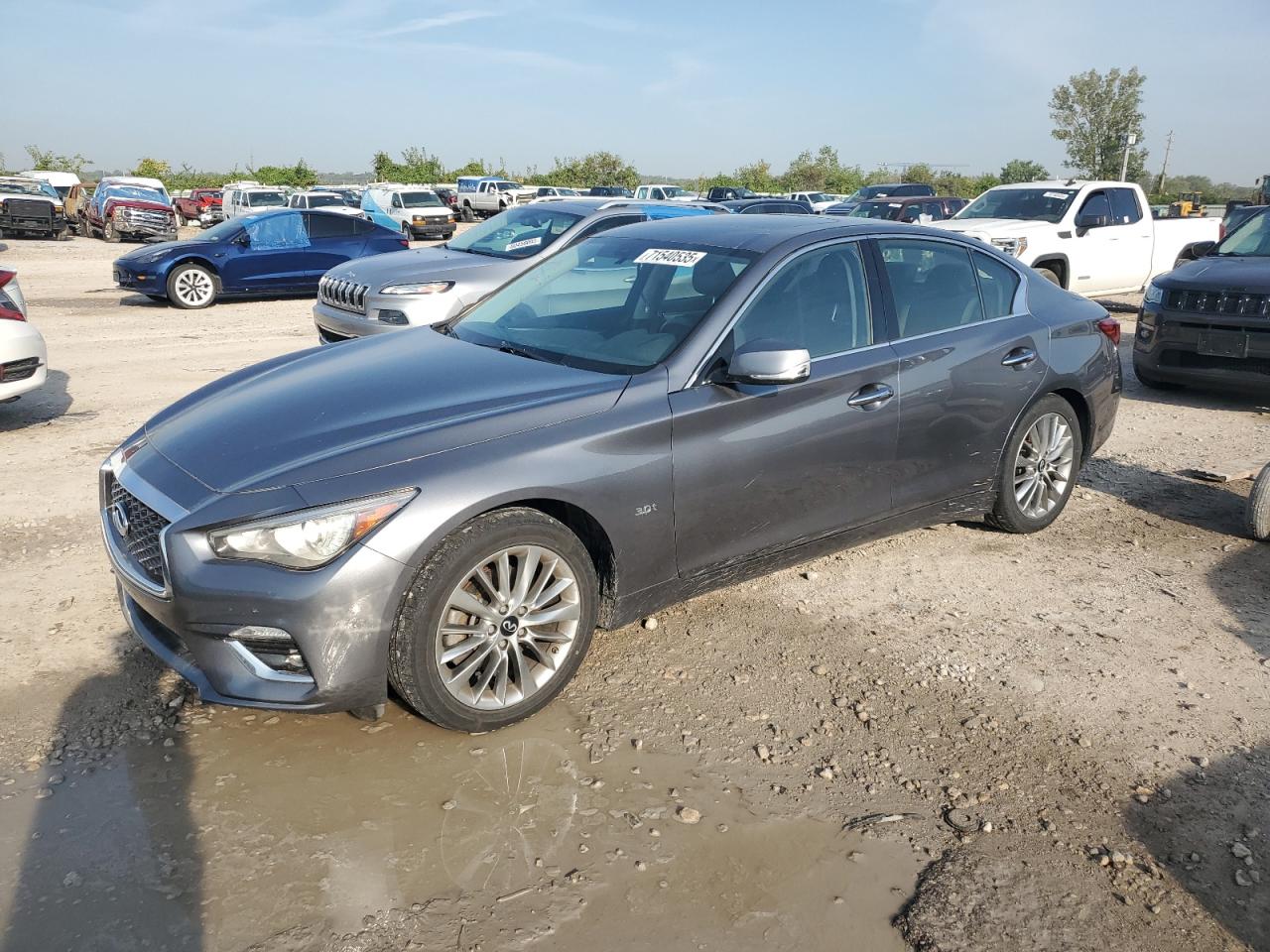 INFINITI Q50 LUXE