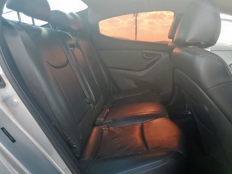 2015 HYUNDAI ELANTRA SE 5NPDH4AE1FH569852