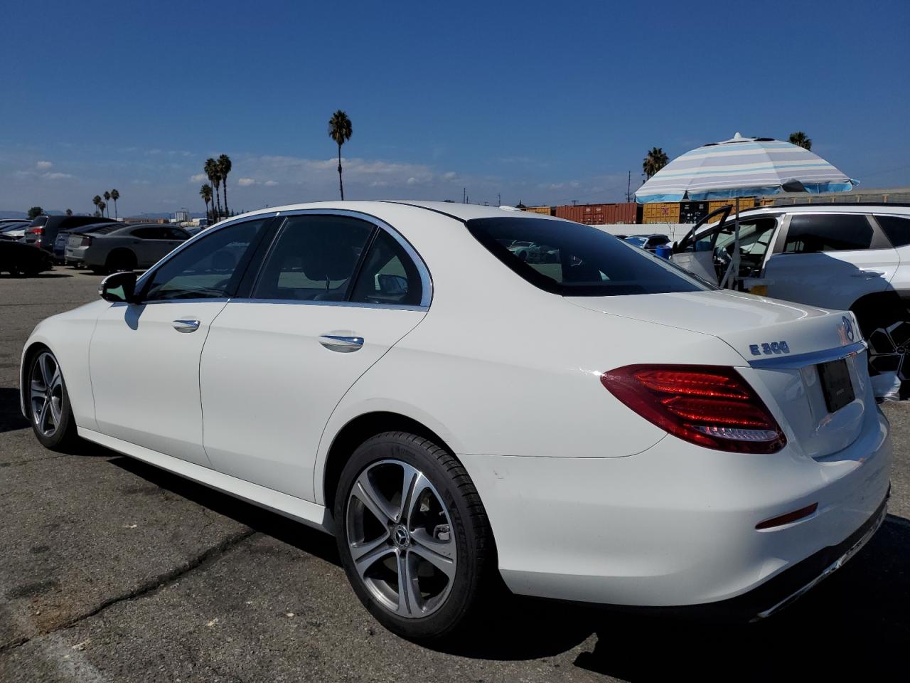 MERCEDES-BENZ E-CLASS 300