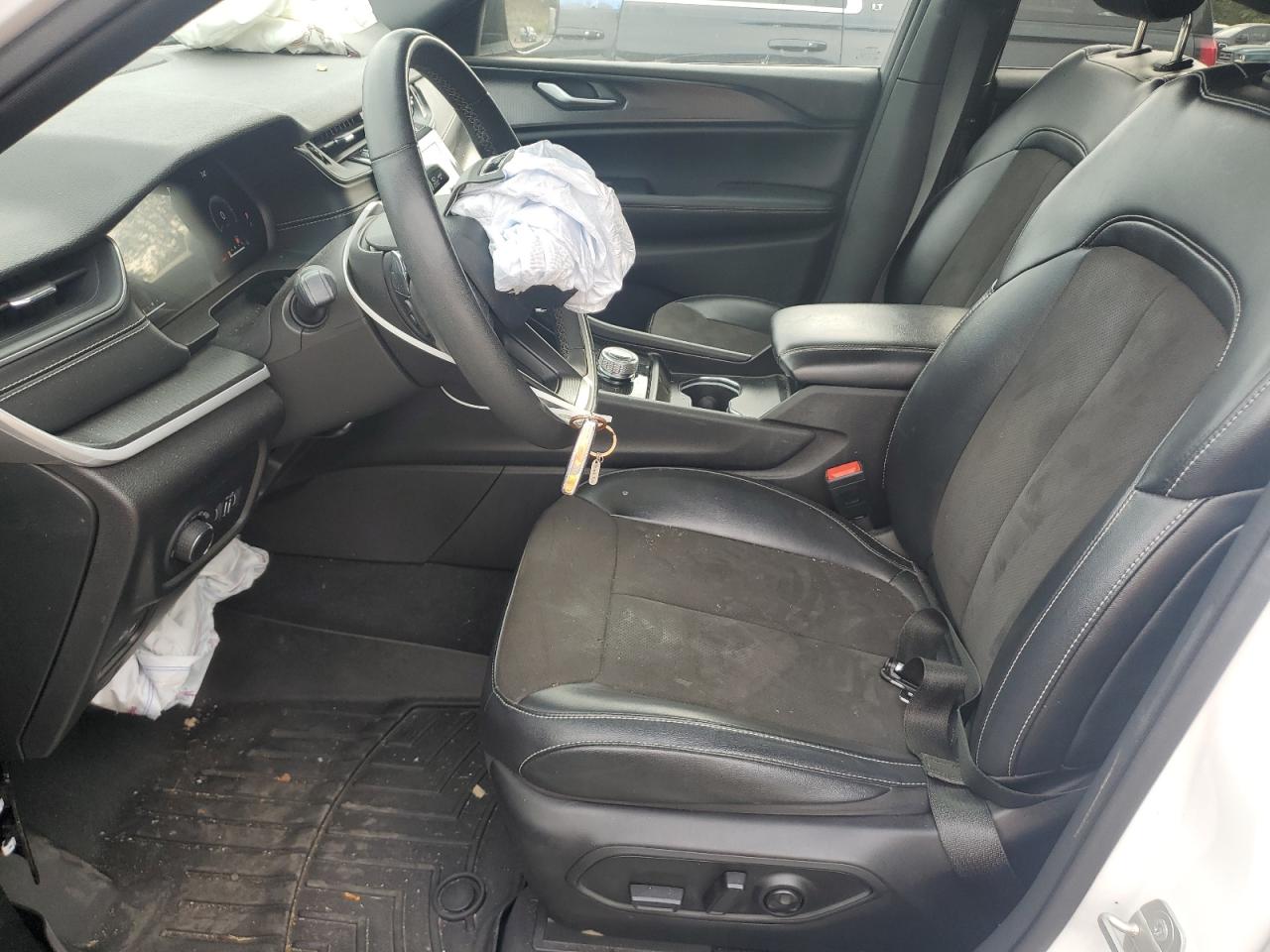 JEEP GRAND CHEROKEE L LAREDO