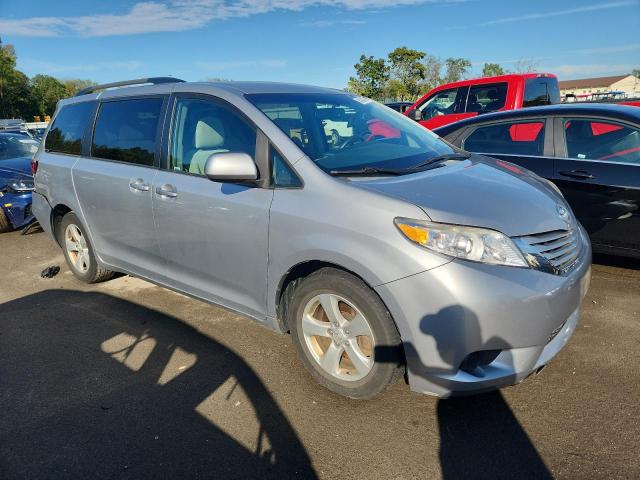 2015 TOYOTA SIENNA LE 5TDKK3DC8FS638172