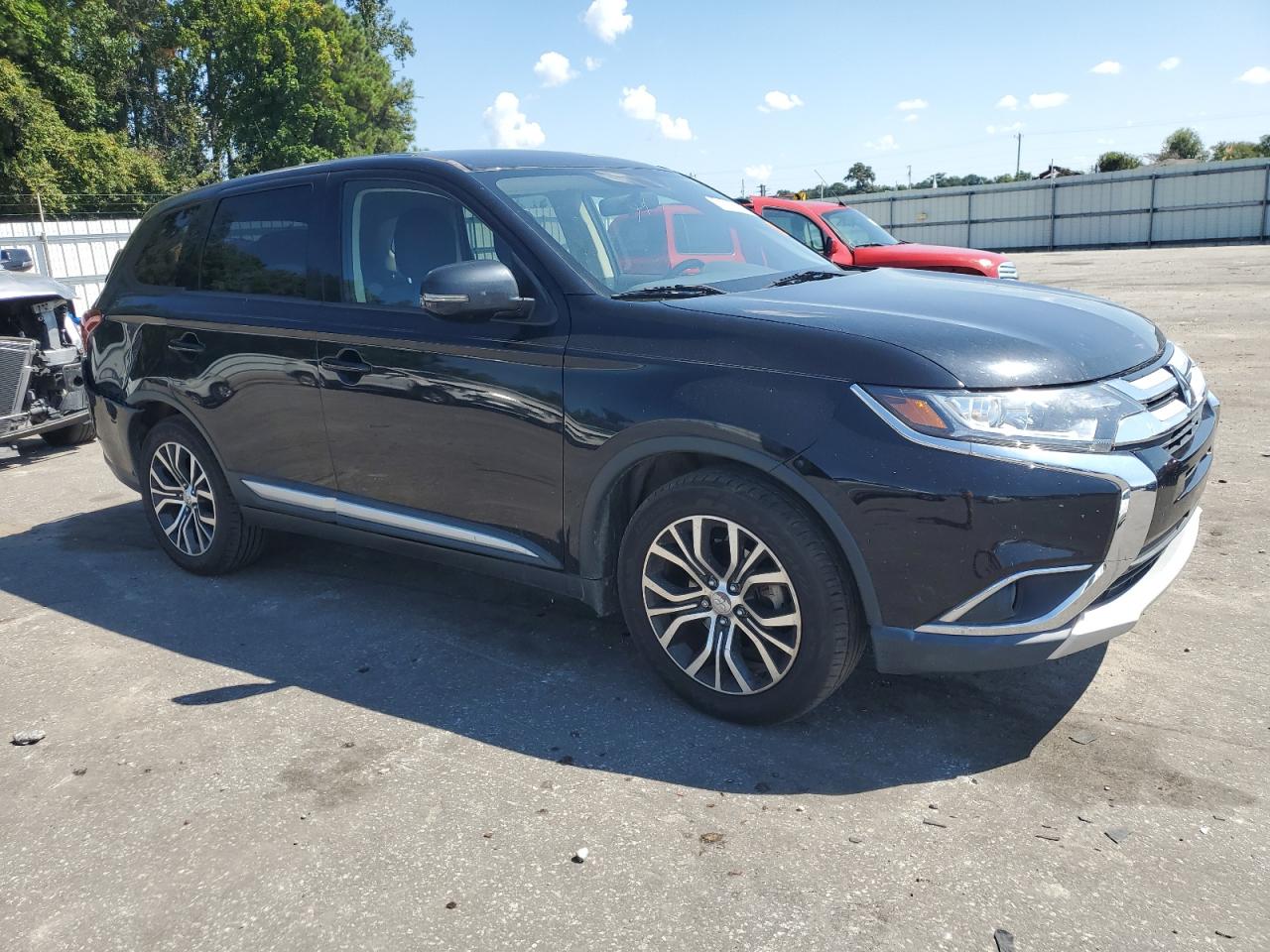 MITSUBISHI OUTLANDER SE