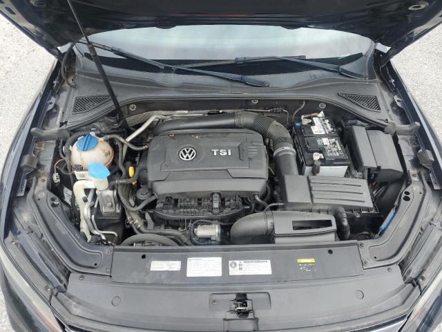 2017 VOLKSWAGEN PASSAT R-L 1VWDT7A36HC037555