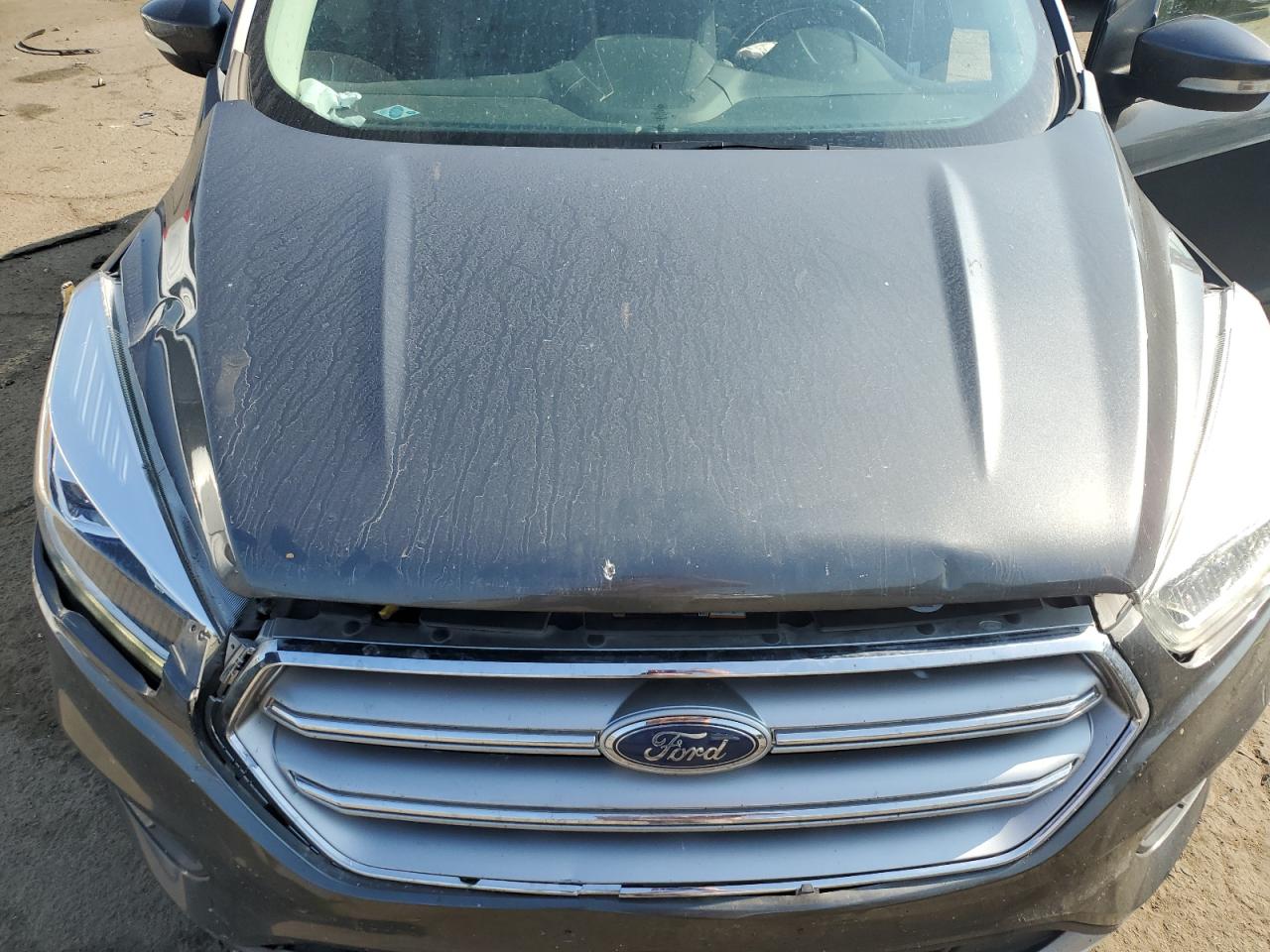 FORD ESCAPE TITANIUM