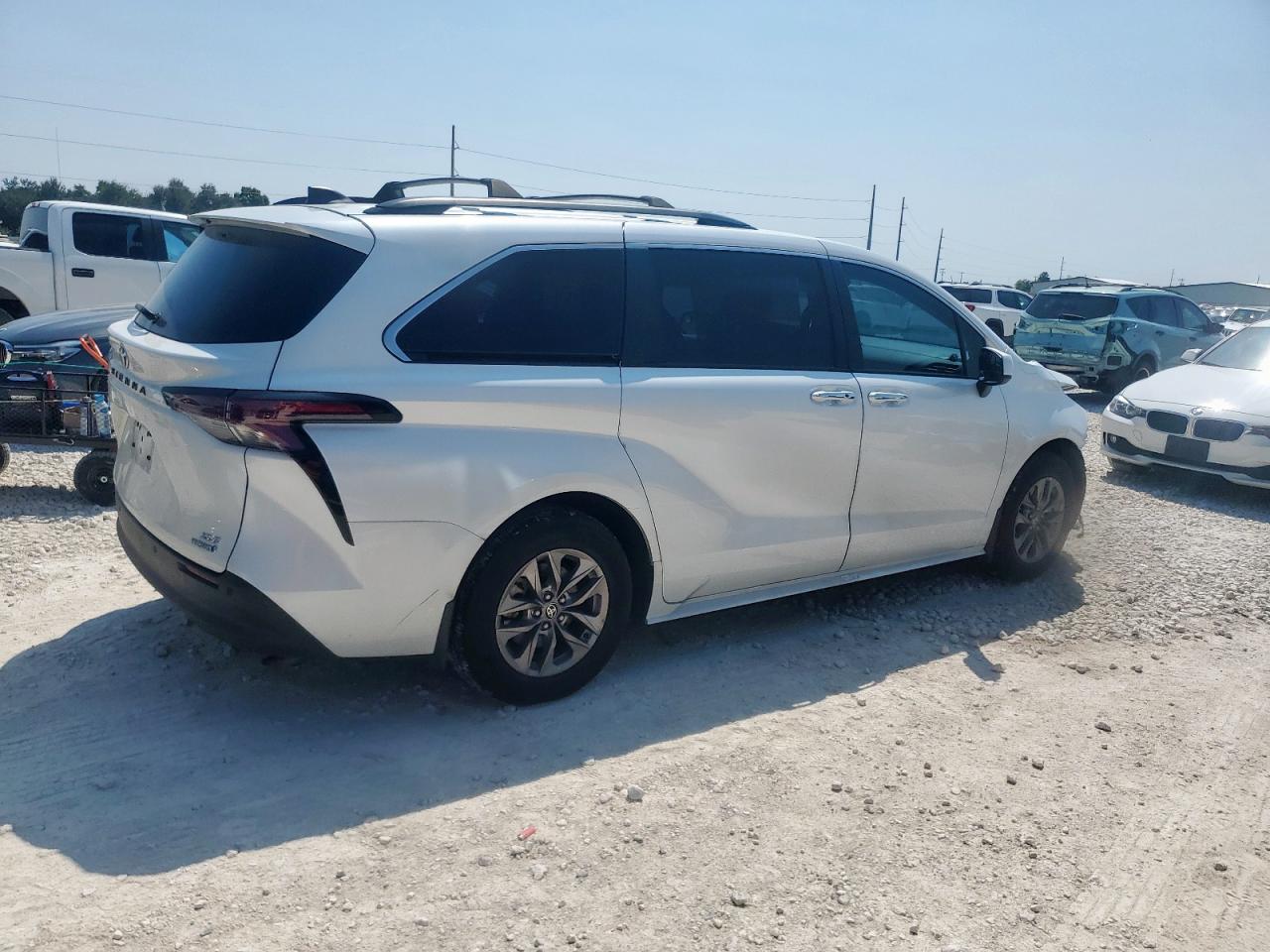 TOYOTA SIENNA XLE