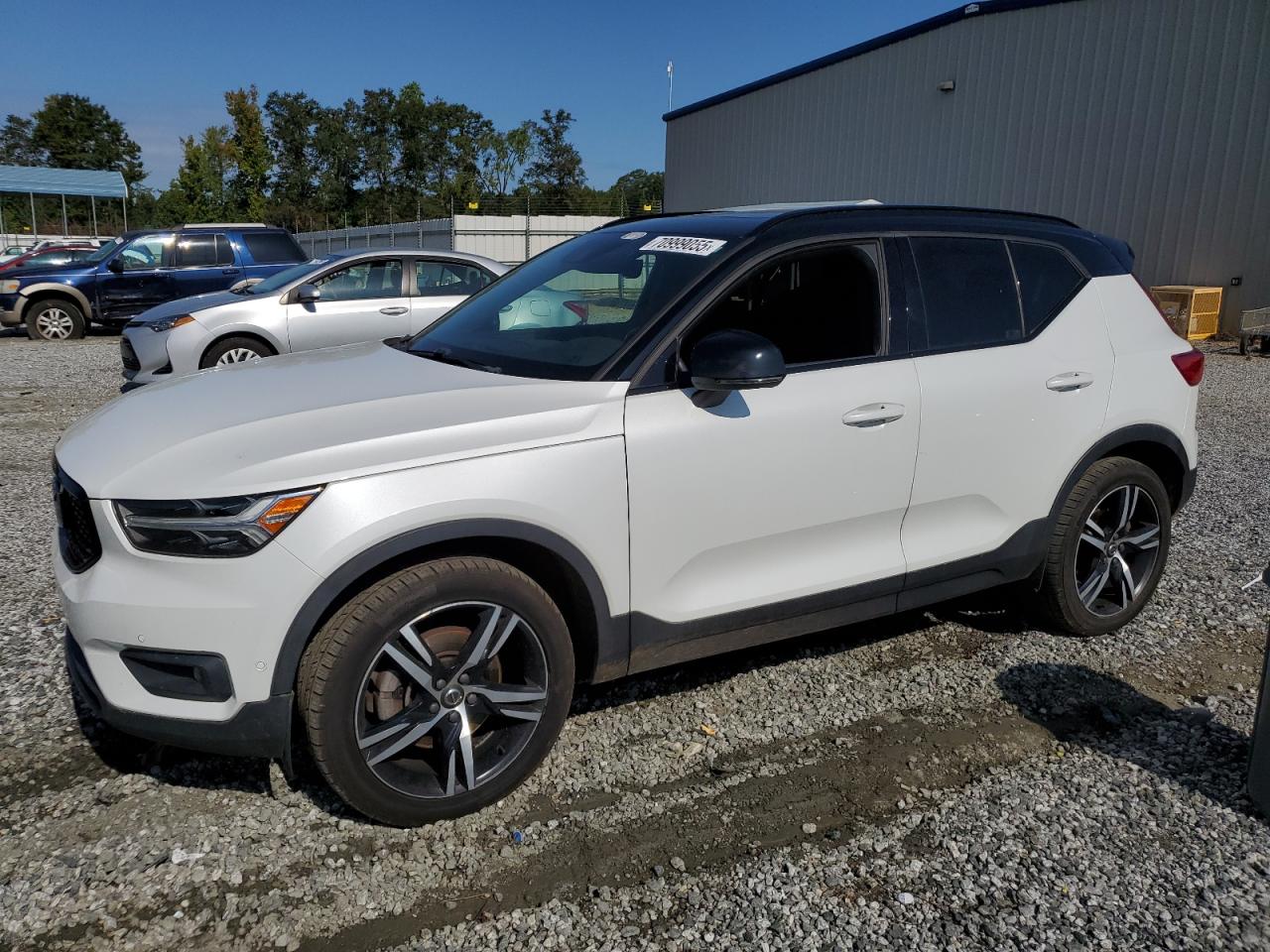 VOLVO XC40 T5 R-DESIGN