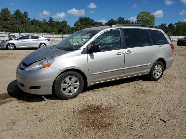 TOYOTA SIENNA CE