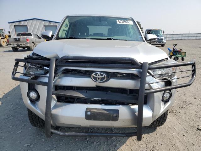2018 TOYOTA 4RUNNER SR JTEBU5JR7J5505167