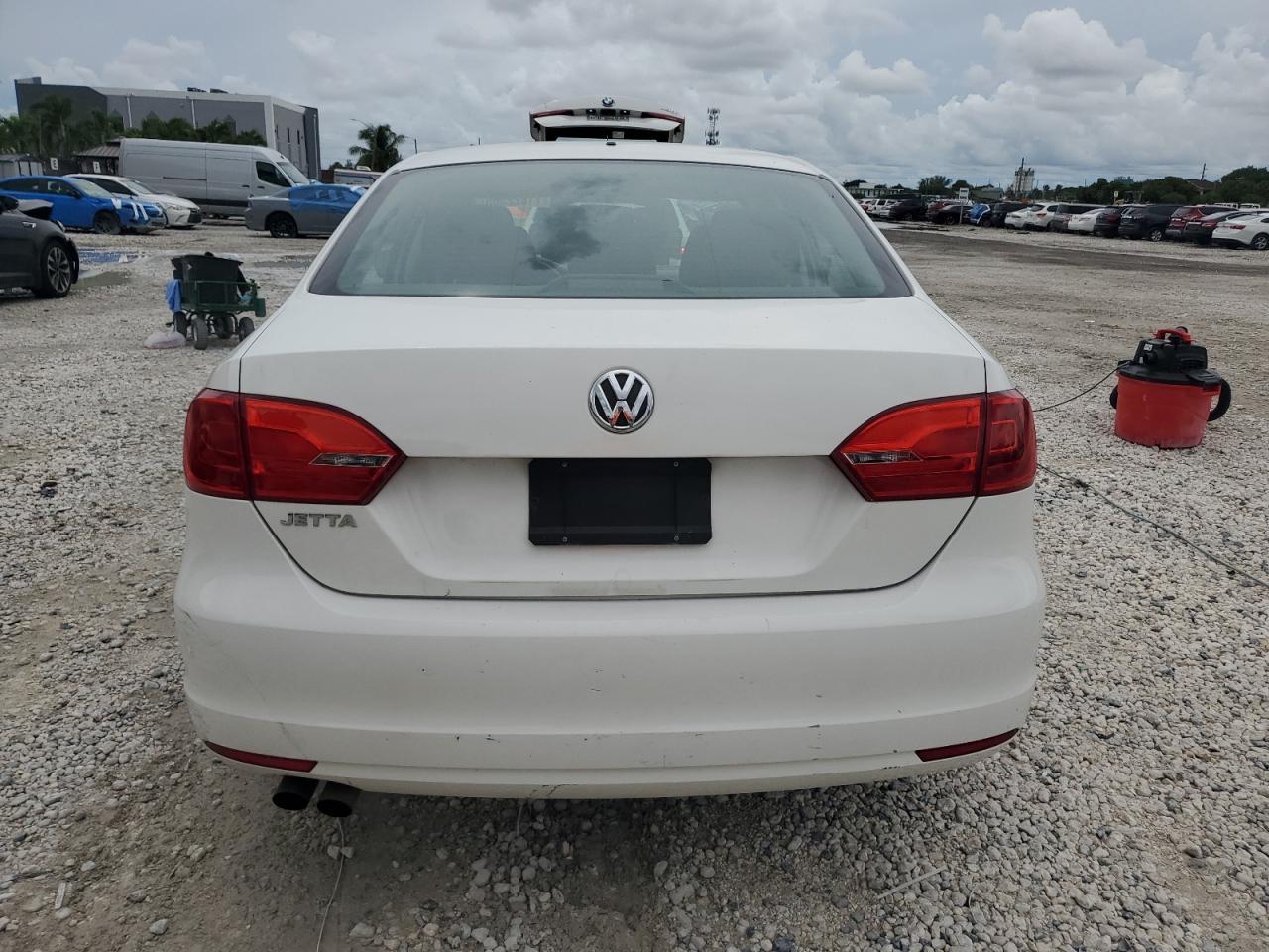 VOLKSWAGEN JETTA BASE