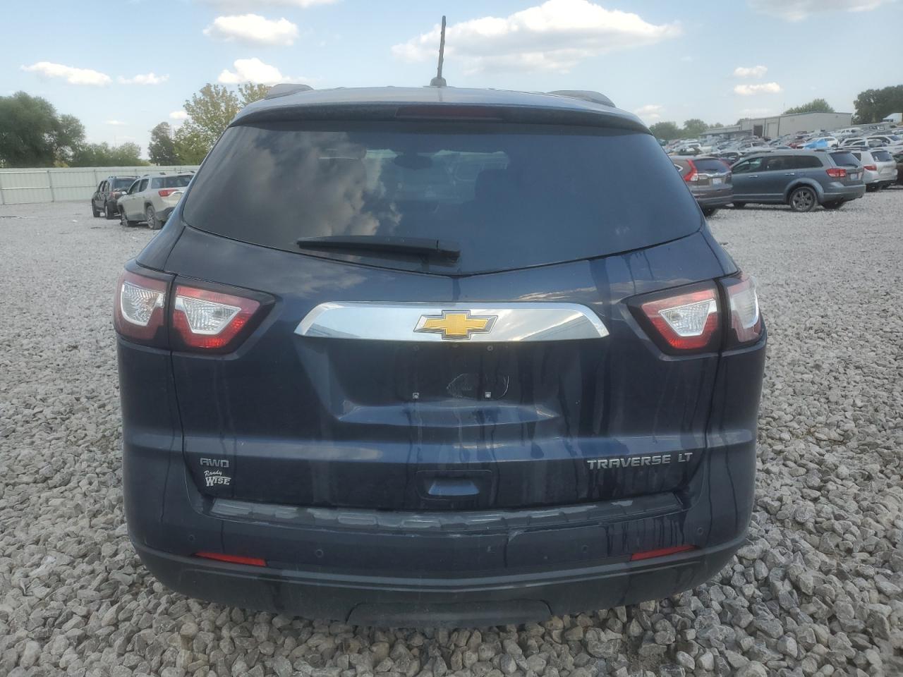 CHEVROLET TRAVERSE LT